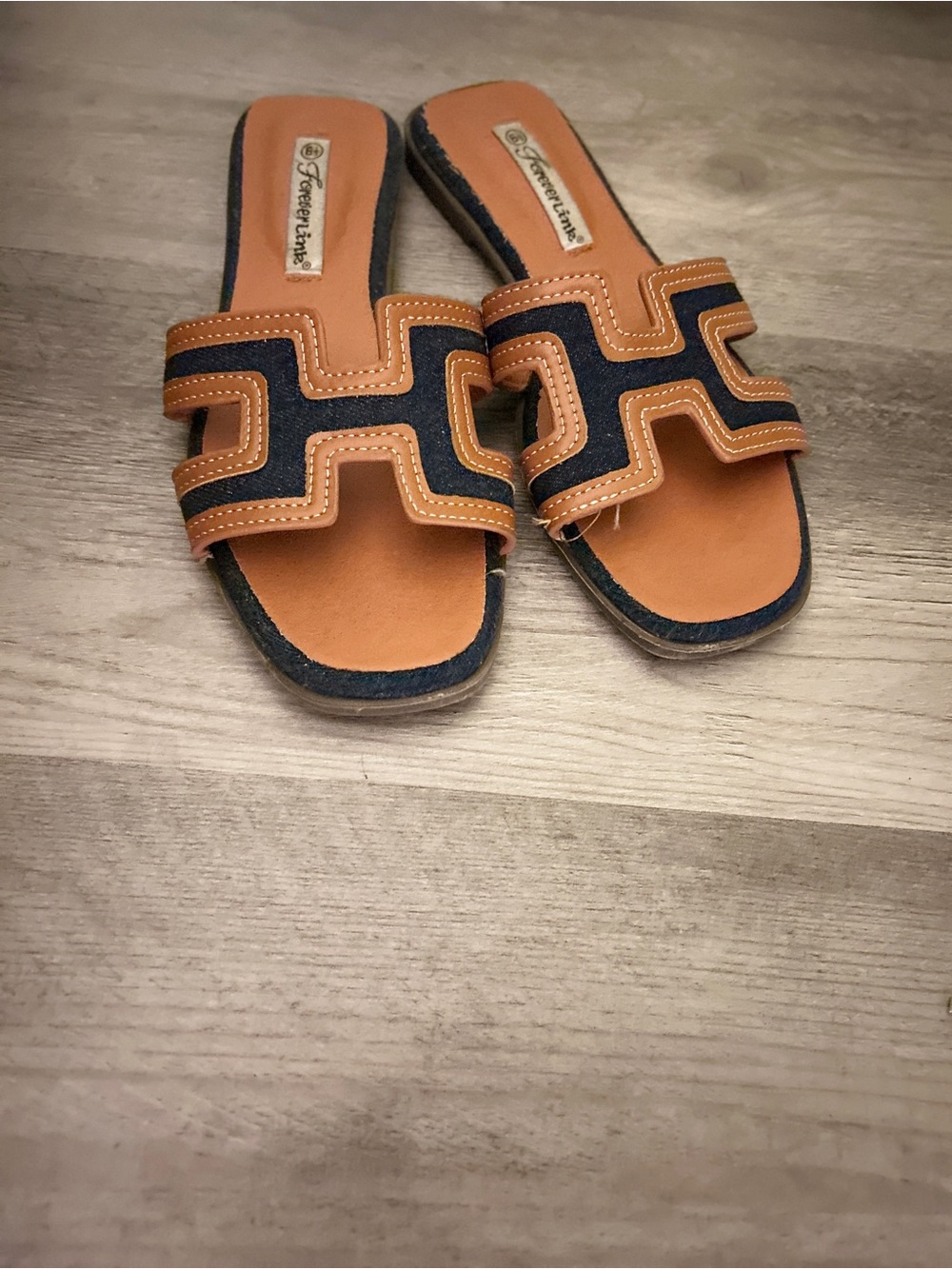 Women flat sandals